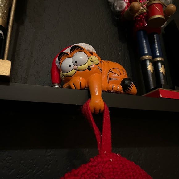 Enesco Other - ☑️Vintage Garfield Christmas Stocking Hanger 1978